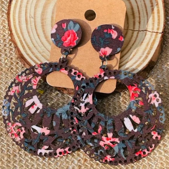 2/30$ Or 3/$35 Floral Brown Fabric Wooden Earrings-(#0120) - Picture 1 of 2